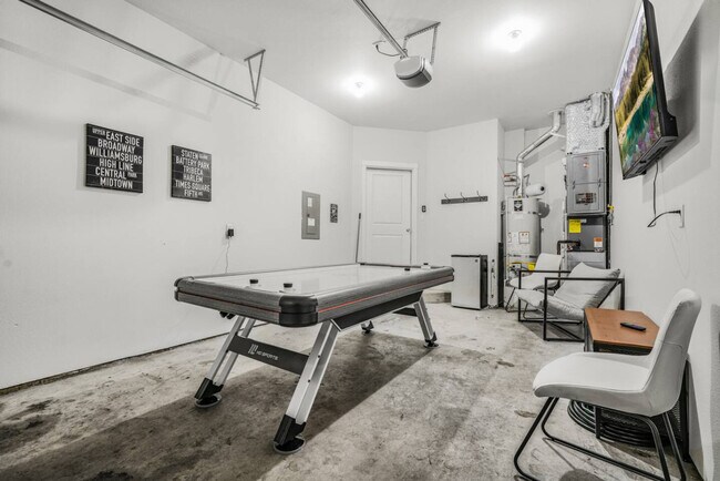 Building Photo - 2702 E 33rd St