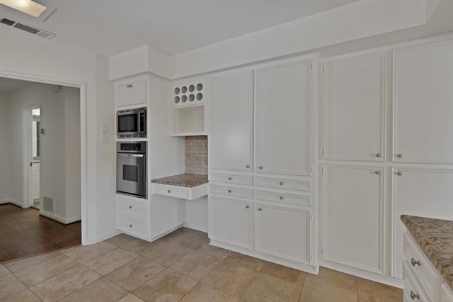 Building Photo - 3414 Westcliff Rd S