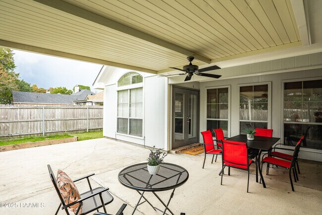 Building Photo - 130 Windermere Cir