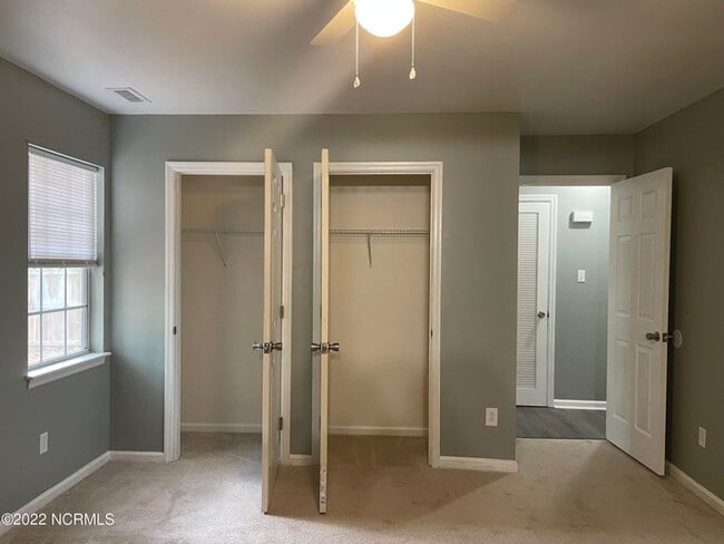 Building Photo - Welcome to Foxhorn Village