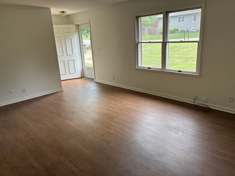Large living room - 5601 N Humboldt Ave