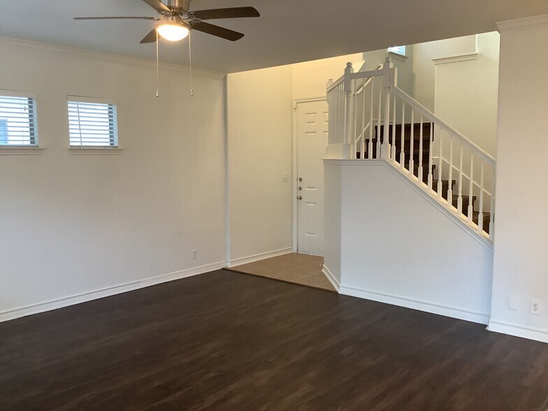 Building Photo - 1223 Cresswell Cove