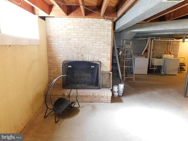 Building Photo - 1242 S Governors Ave
