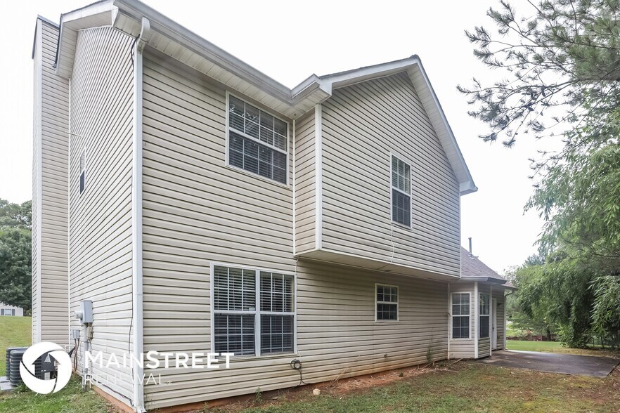 Building Photo - 4530 Talon Way