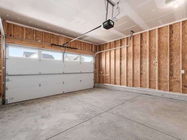 Building Photo - 37 Littondale Dr