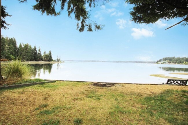 Building Photo - 2 Bedroom Waterfront Home In Gig Harbor