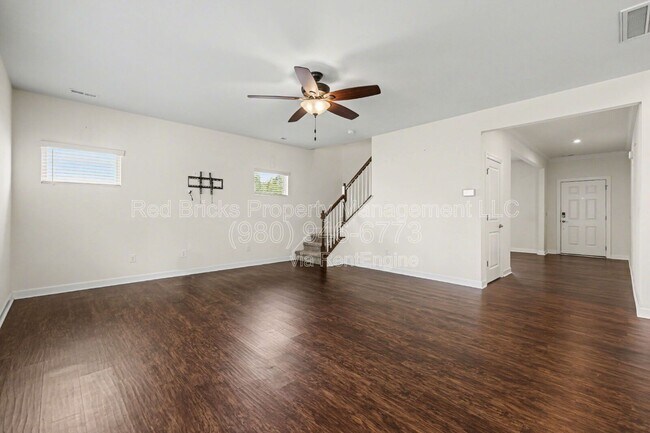 Building Photo - 11144 Comiskey Ln