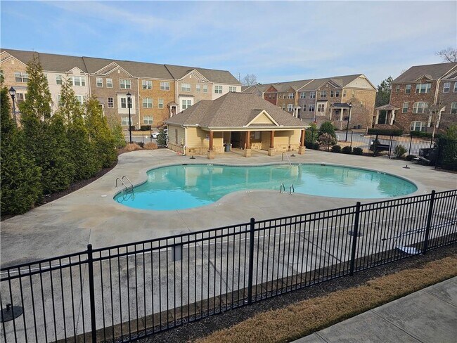 Building Photo - 650 Sunset Park Dr