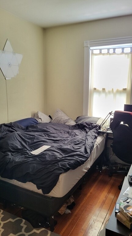 Building Photo - 12 Linden St