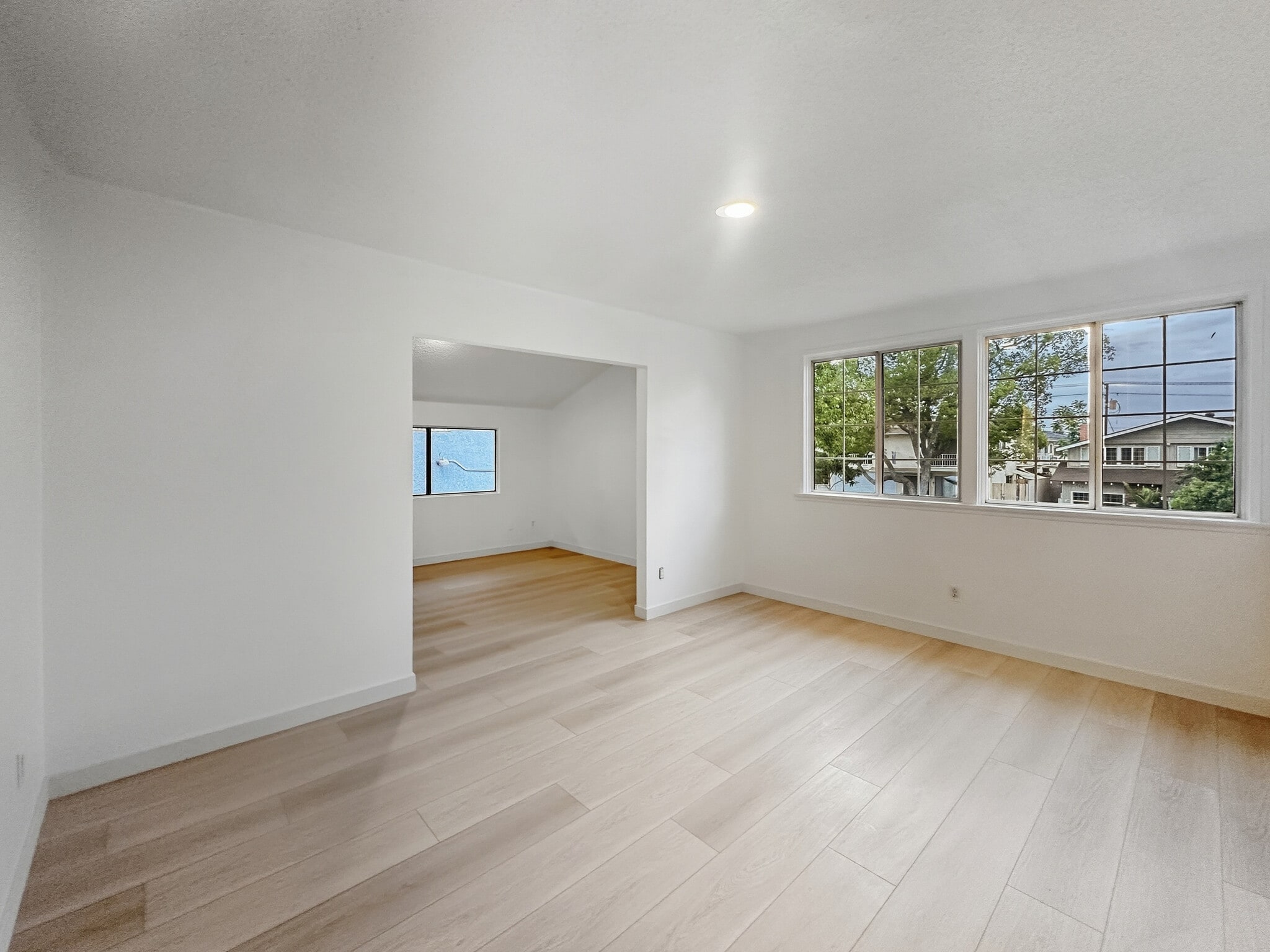 Primary Bedroom - 727 E Tujunga Ave