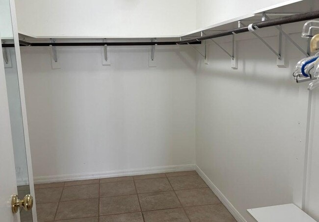 Building Photo - 190 Escambia Ln