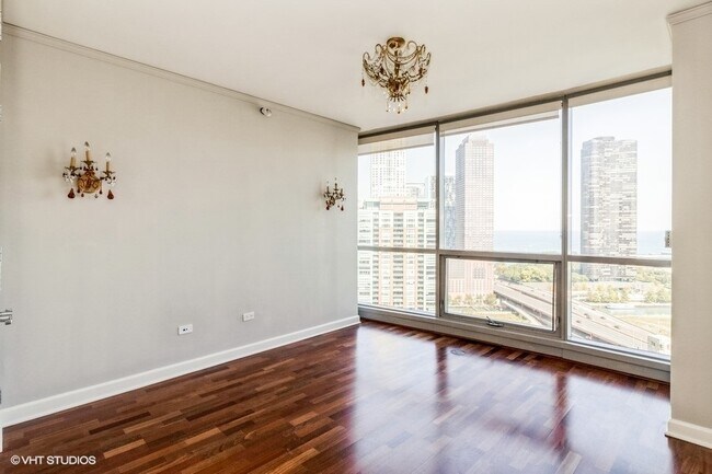 Building Photo - 420 E Waterside Dr