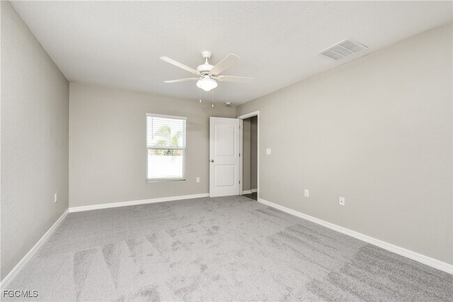 Building Photo - 621 NW 37th Pl