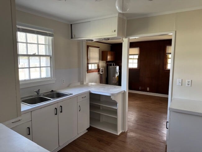 Building Photo - 202 Kenneth Blvd