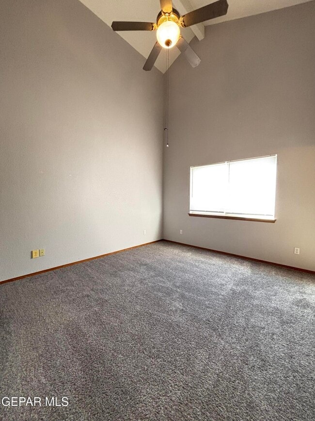 Building Photo - 10905 Loma De Rio Pl