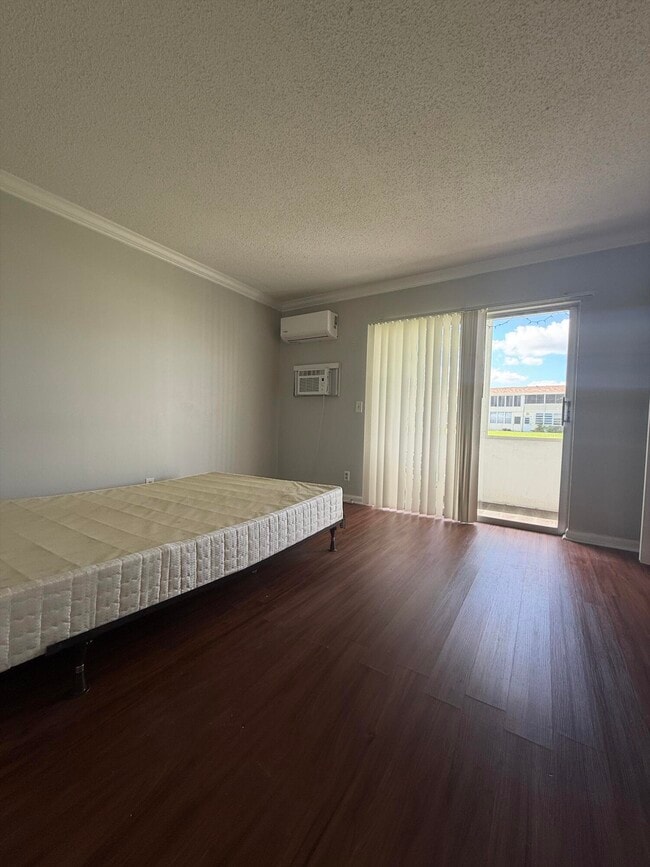 Building Photo - 145 Berkshire G