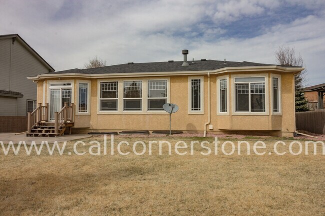 Building Photo - 3305 Hollycrest Dr