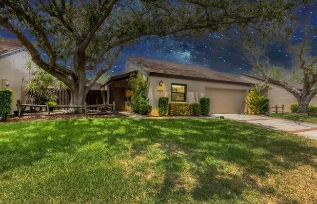 Primary Photo - 3955 Glen Oaks Manor Dr