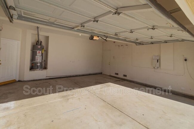 Building Photo - 33454 Twin Hills Way