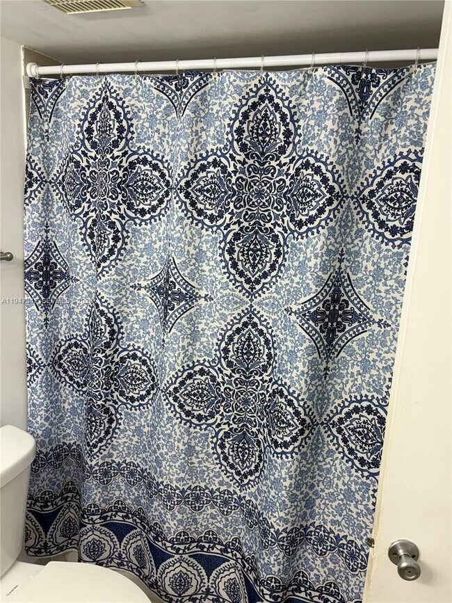 Building Photo - 1801 S Treasure Dr