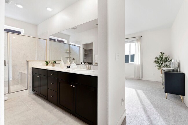Building Photo - 2021 Maradona Dr