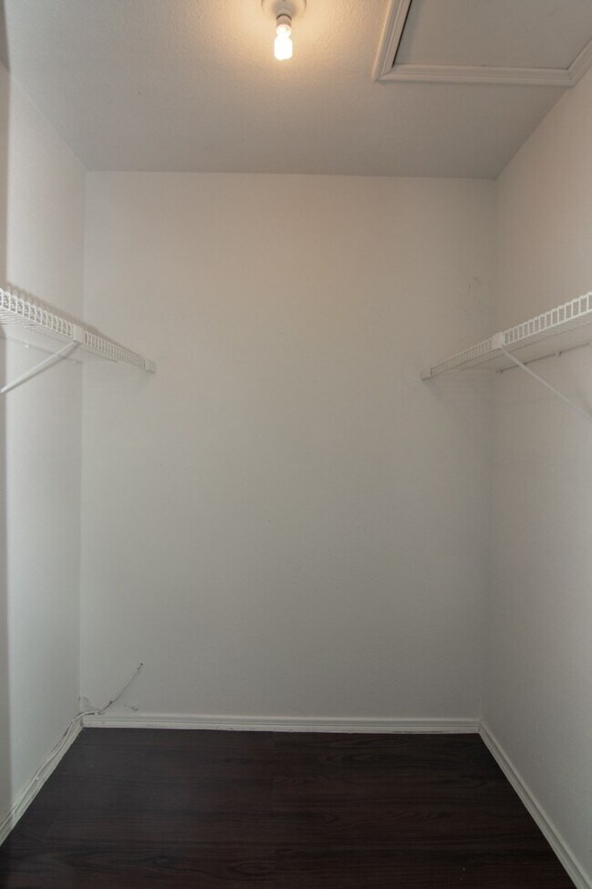 Building Photo - 12500 Sandpiper Dr