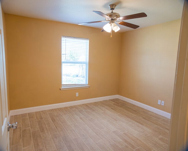 Building Photo - 3008 Finley St