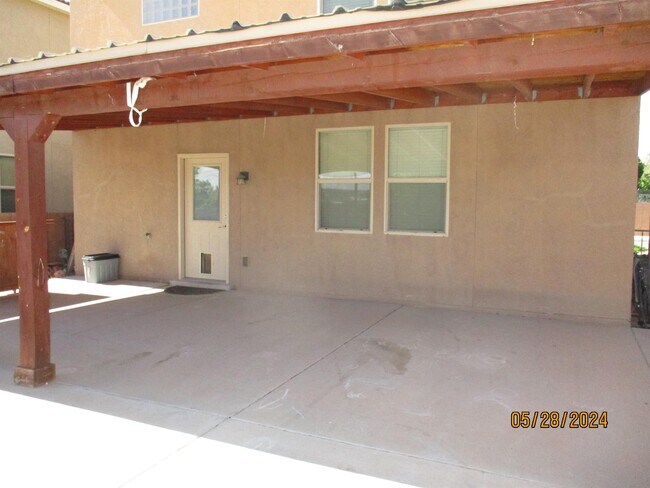 Building Photo - 2432 Violeta Cir SE