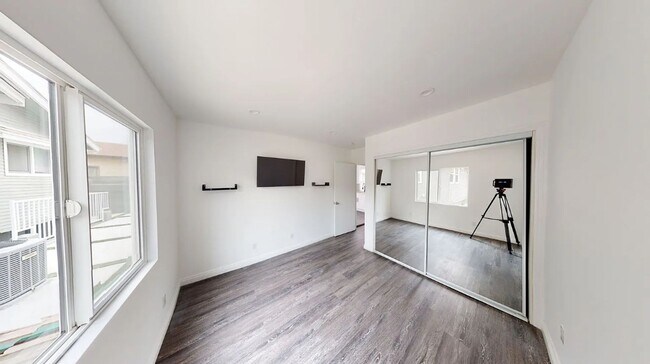 Building Photo - 3629 Marmion Way