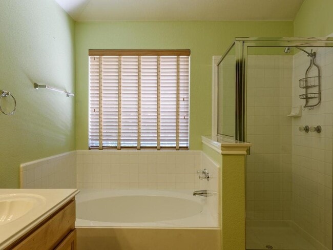 Building Photo - 442 S Lynnwood Trail