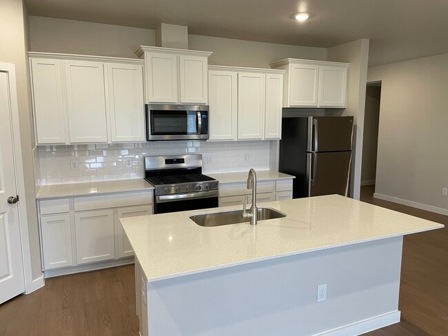 Building Photo - London Home