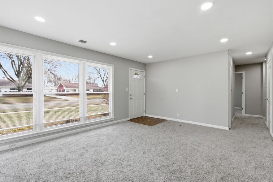 Building Photo - 125 Sheffield Dr