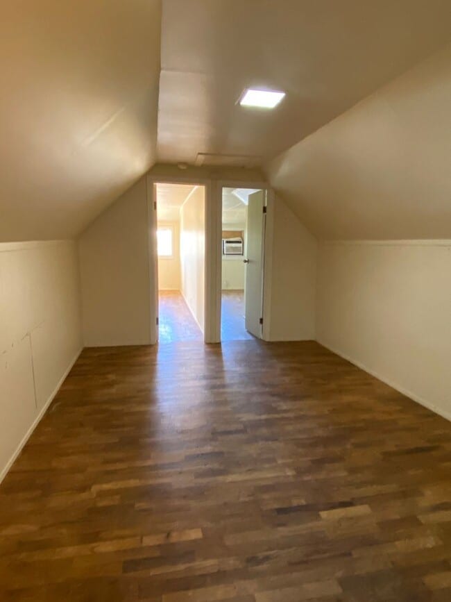 Building Photo - Cozy 3 Bedroom, 1 Bathroom Home with Spacious Back Yard.