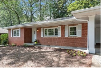 Building Photo - 1594 Boulderwoods Dr SE
