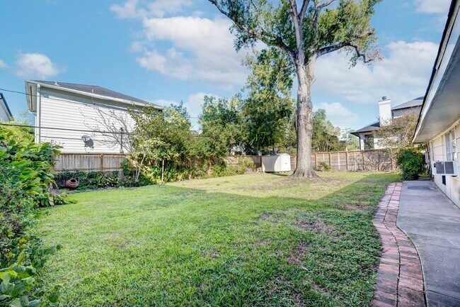 Building Photo - 5004 Holt St