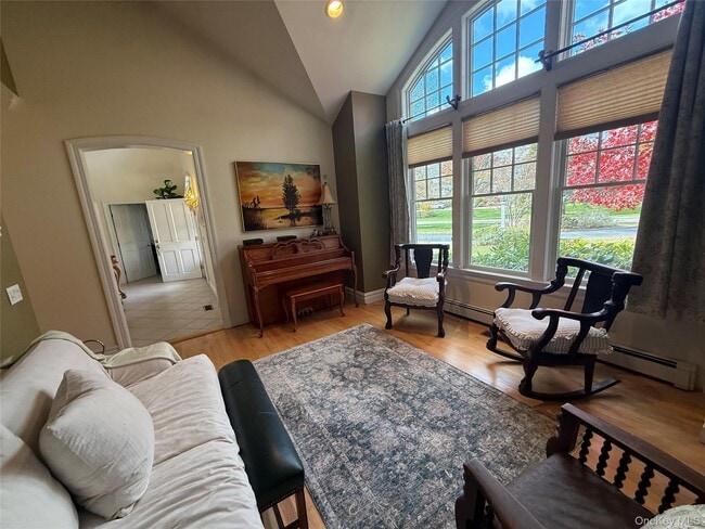 Building Photo - 2465 Fairway Dr