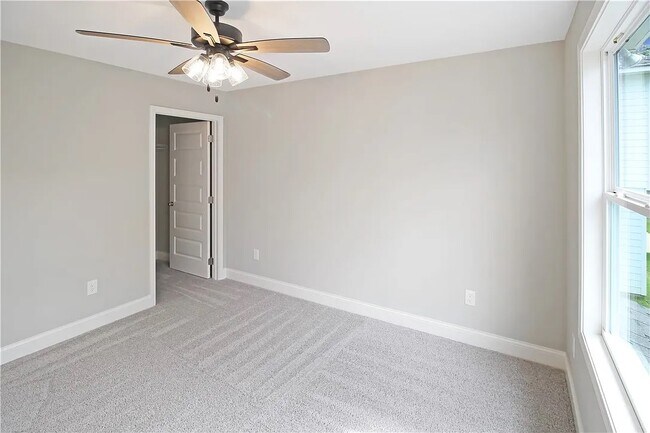 Building Photo - 373 Lightness Dr
