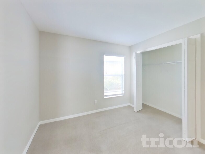 Building Photo - 8502 Deer Chase Dr