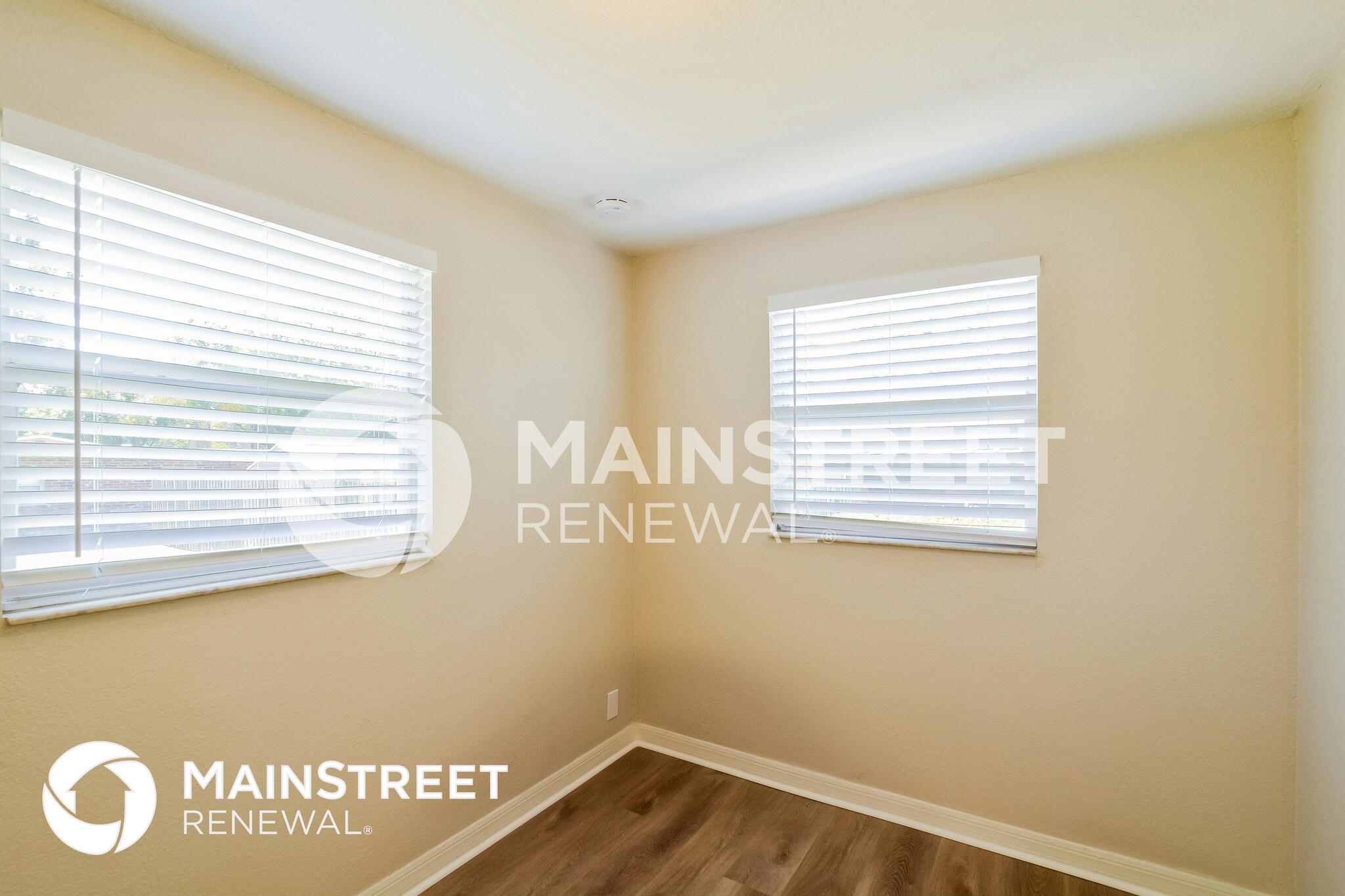 Building Photo - 703 Osceola Dr