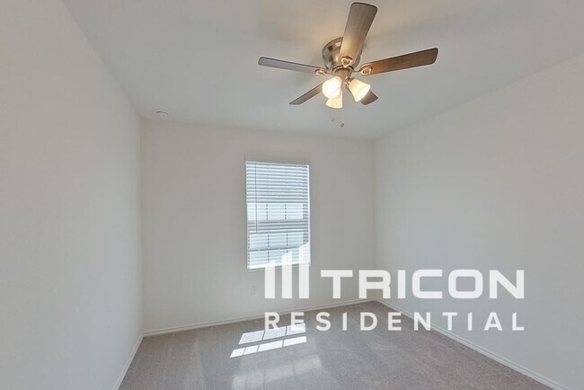 Building Photo - 2410 Carlow Ln
