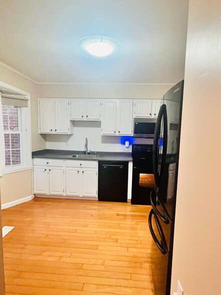 Building Photo - 12036 Stallion Ct