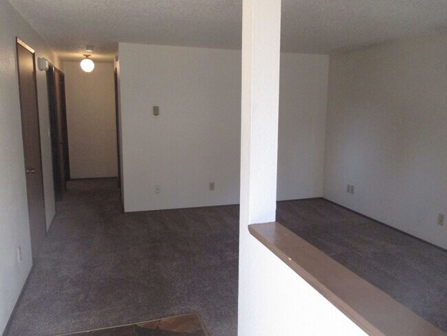 Building Photo - Paige-13104