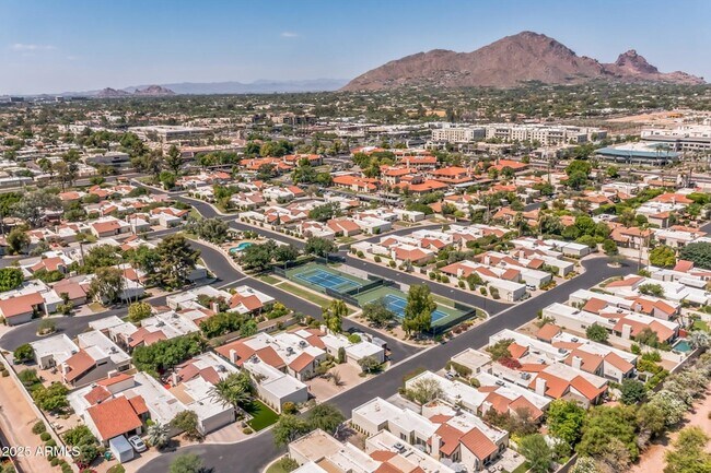 Building Photo - 7322 E Sierra Vista Dr