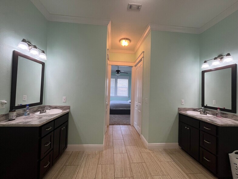 Building Photo - 5410 Ponte Verde Dr