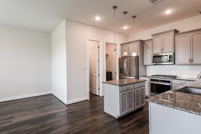 Building Photo - 3802 W Vicksburg Estates Dr