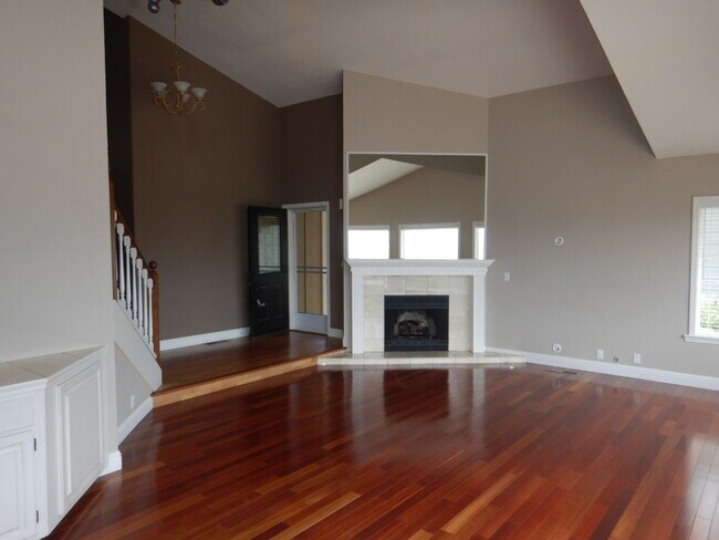 Building Photo - Panoramic Views from Caughlin Ranch