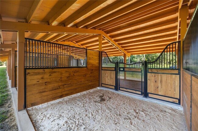 Building Photo - 10380 NW 21 St