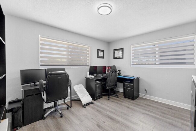 Building Photo - 7021 SW 10th Ct