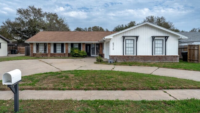 Building Photo - 6314 Senators Dr