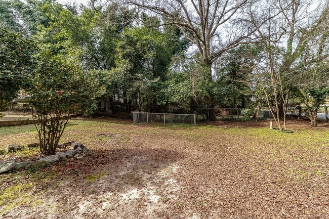 Building Photo - 2113 Cresswell Dr